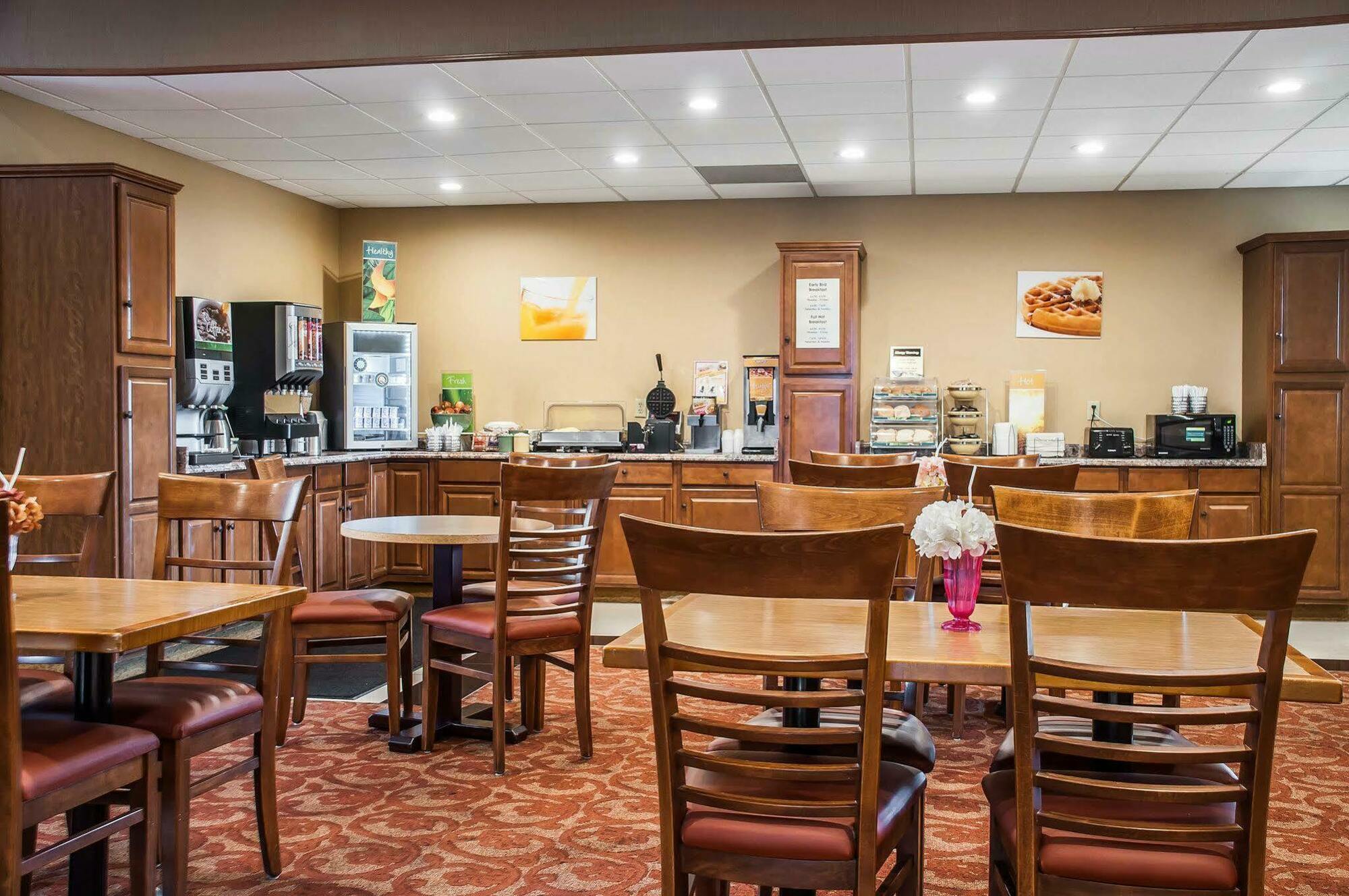 Quality Inn Airport Cheektowaga Kültér fotó